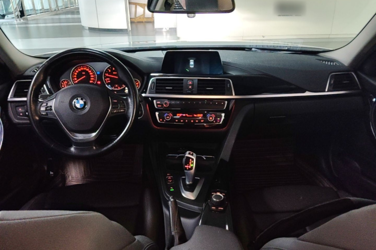 BMW 3 Series 2017 #10 BMW 3 Series 2017 car image #10