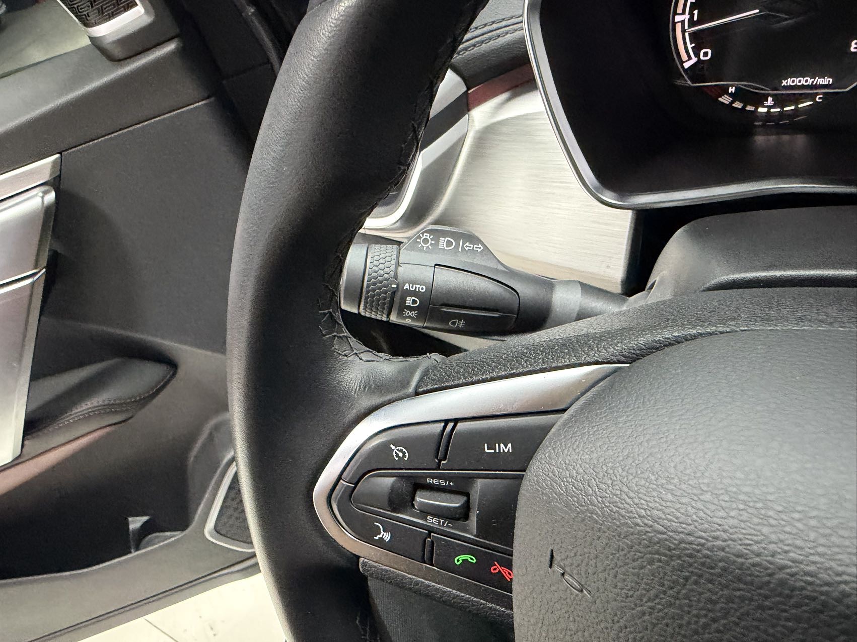GEELY Coolray 2022 car image #8