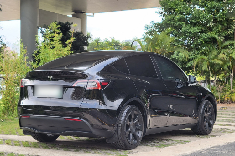 Tesla Model Y 2023 car image #5