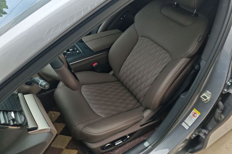BYD Han 2023 immagine di auto #15
