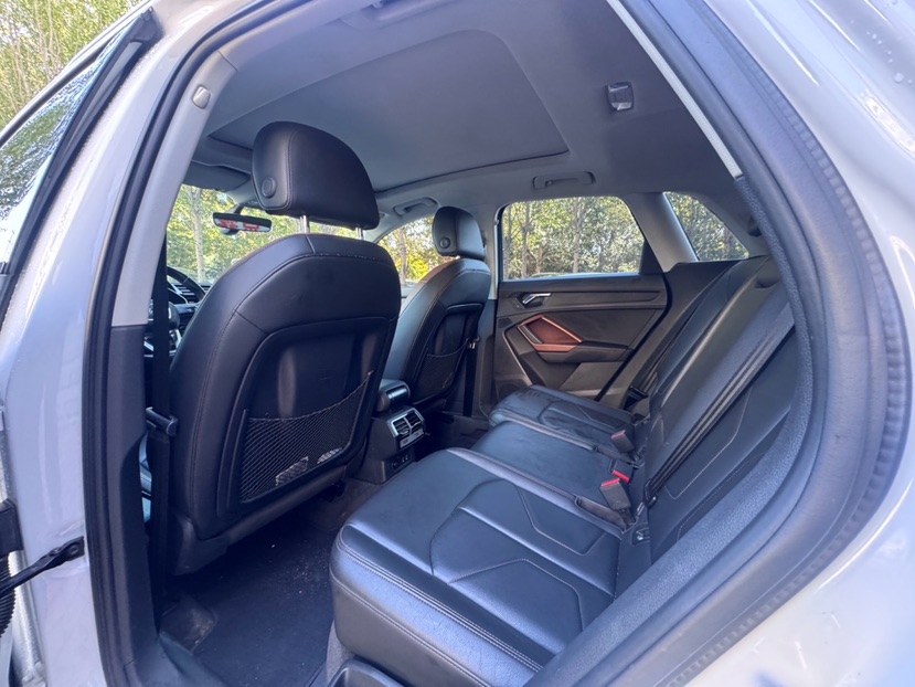 Audi Q3 2020 car image #5