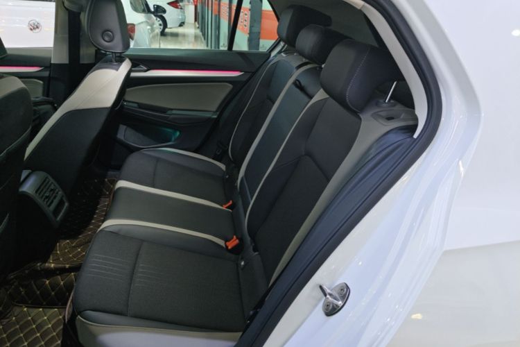 Volkswagen Golf 2023 #13 Volkswagen Golf 2023 car image #13