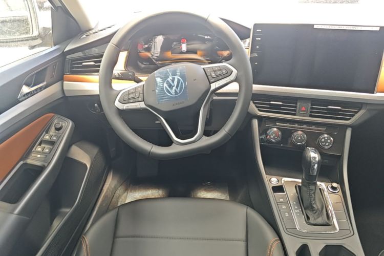 Volkswagen Bora 2026 car image #11