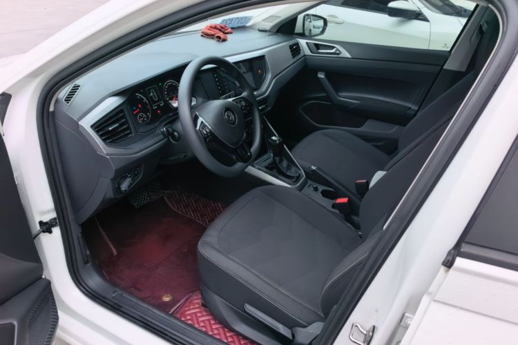 Volkswagen Polo 2021 car image #19