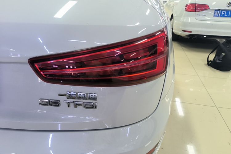 Audi Q3 2017 #8 Audi Q3 2017 car image #8