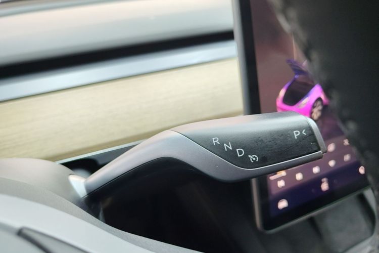 Tesla Model Y 2023 imagem de carro #14