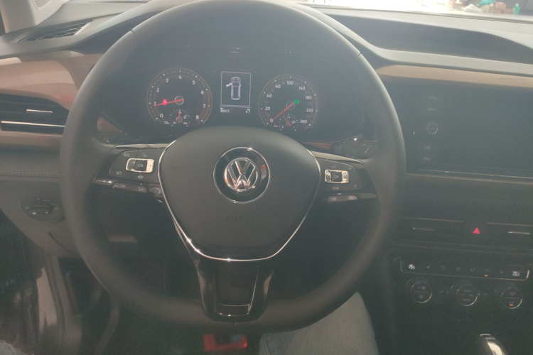 Volkswagen Tharu 2019 #15 Volkswagen Tharu 2019 car image #15