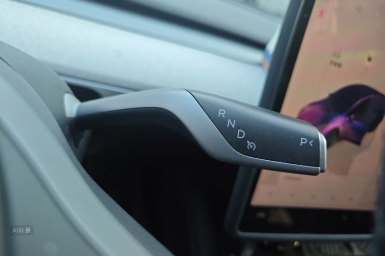 Tesla Model Y 2024 #16 Tesla Model Y 2024 car image #16