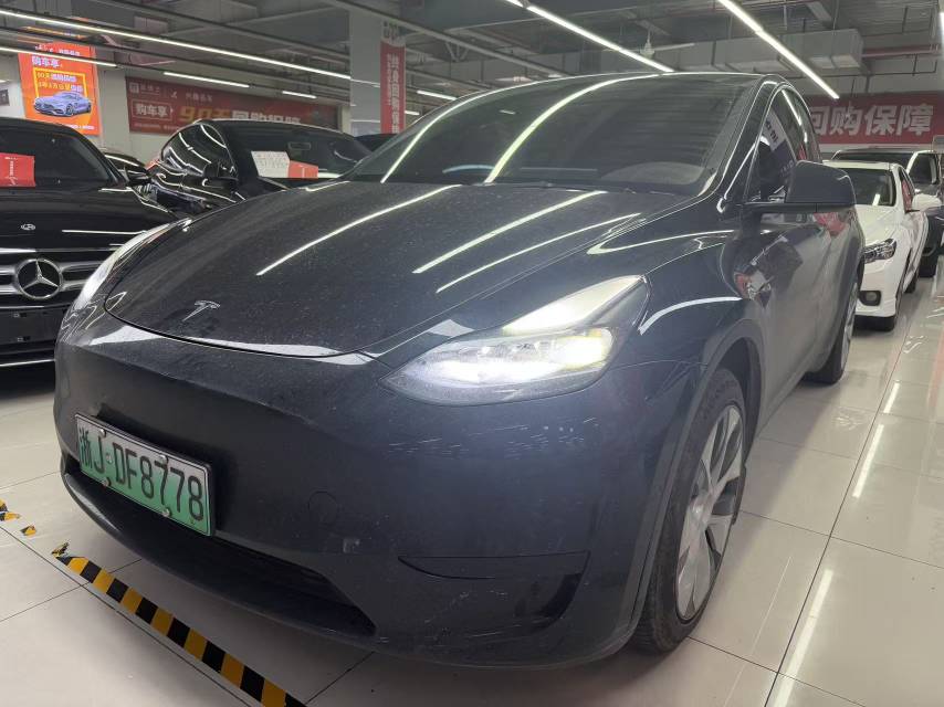 Tesla Model Y 2022 car image #3