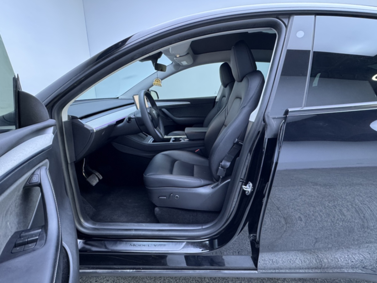 Tesla Model Y 2023 #7 Tesla Model Y 2023 car image #7