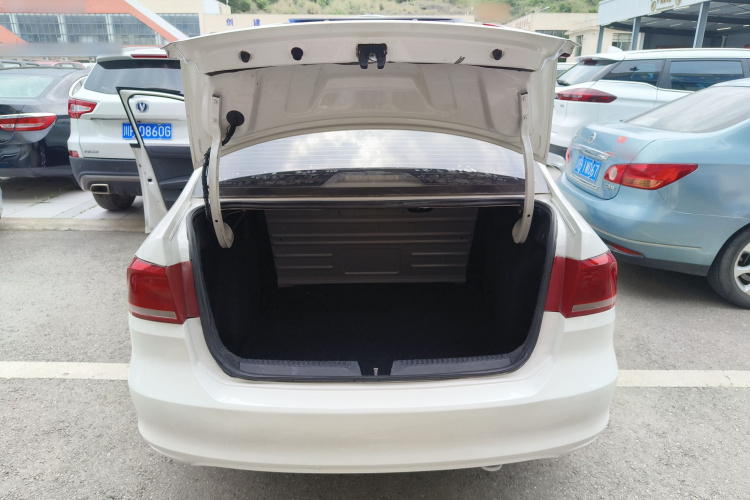 Volkswagen Santana 2015 صورة سيارة #19