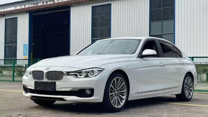 BMW 3 Series 2019 BMW 3 Series 2019 car image
