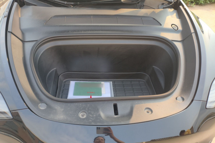 Tesla Model Y 2021 car image #22