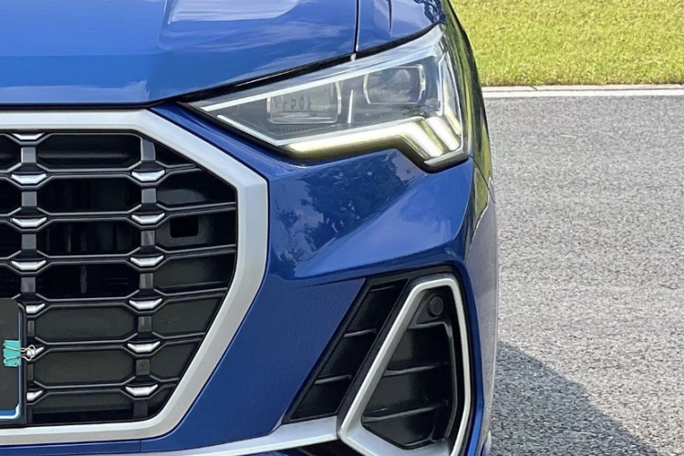 Audi Q3 2019 #10 Audi Q3 2019 car image #10