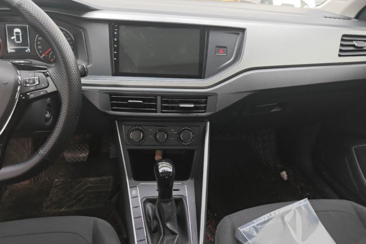 Volkswagen Polo 2020 car image #13