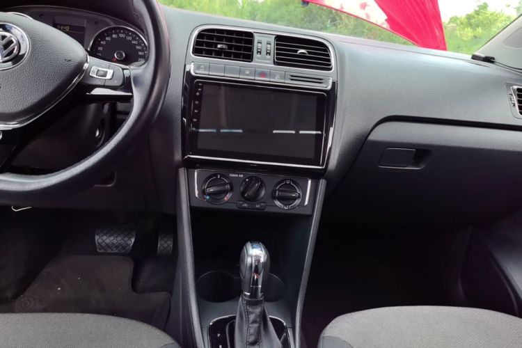 Volkswagen Polo 2019 car image #13
