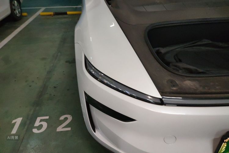 Tesla Model Y 2025 #8 Tesla Model Y 2025 car image #8