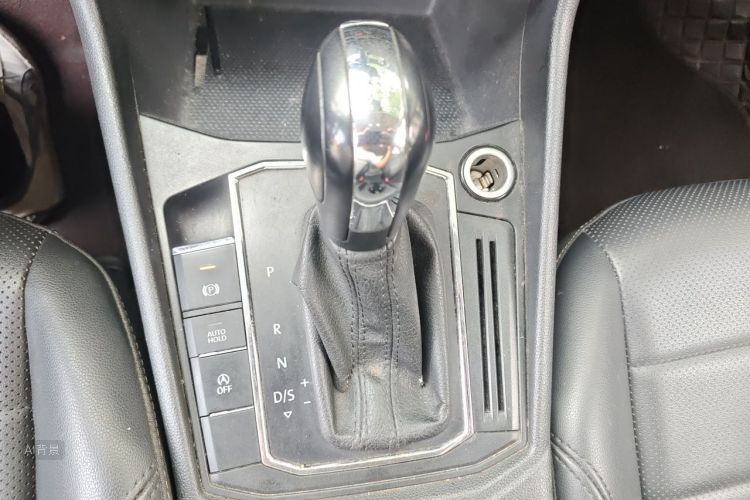 Volkswagen Lavida 2019 car image #16