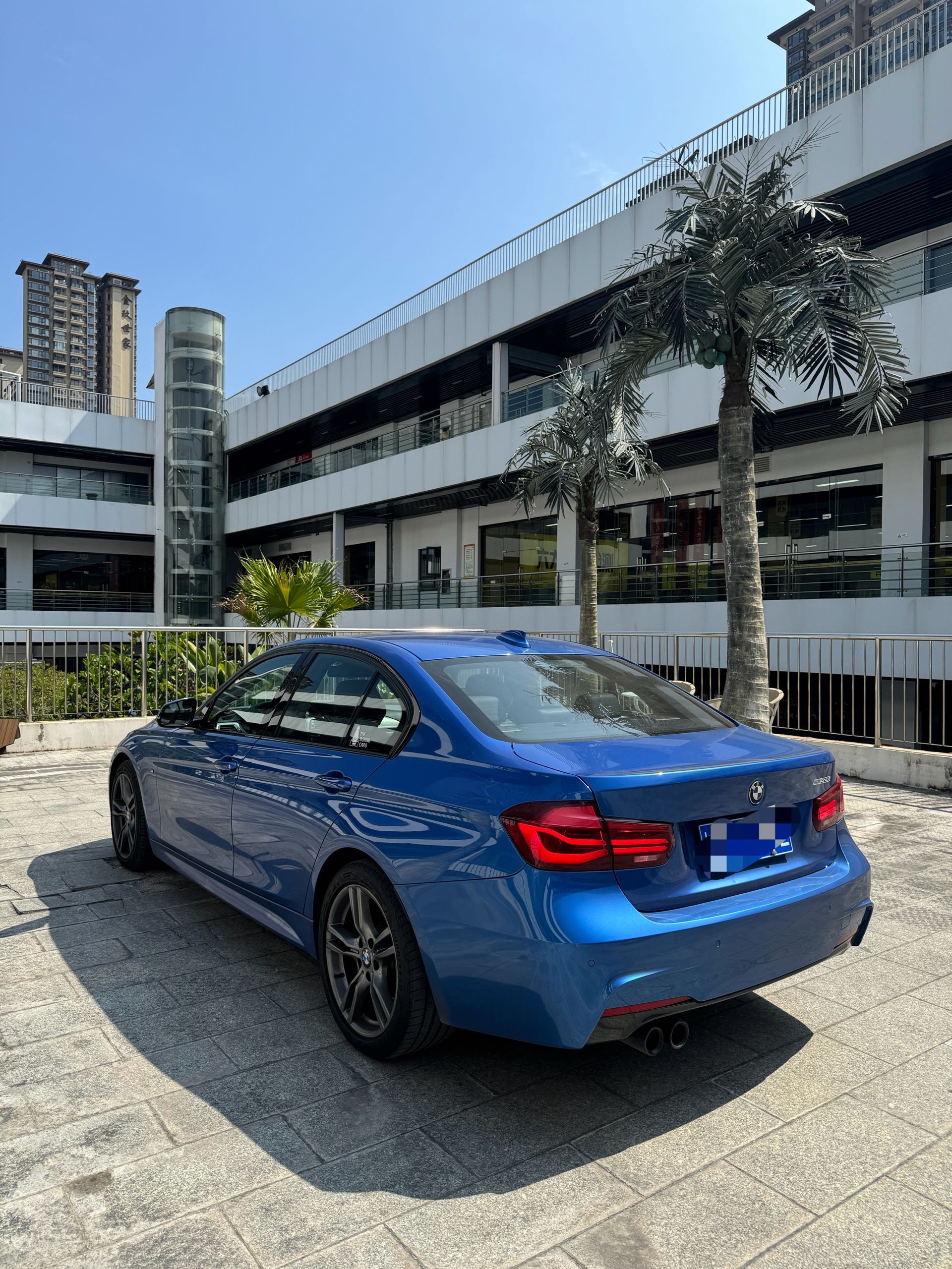 BMW 3 Series 2018 car image #3