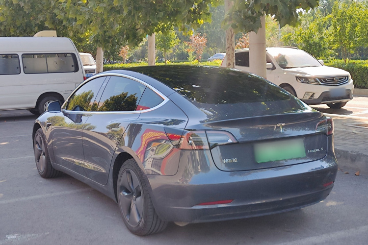 Tesla Model 3 2020 car image #5