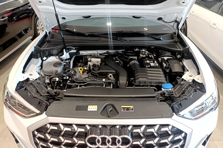Audi Q3 2024 #20 Audi Q3 2024 car image #20