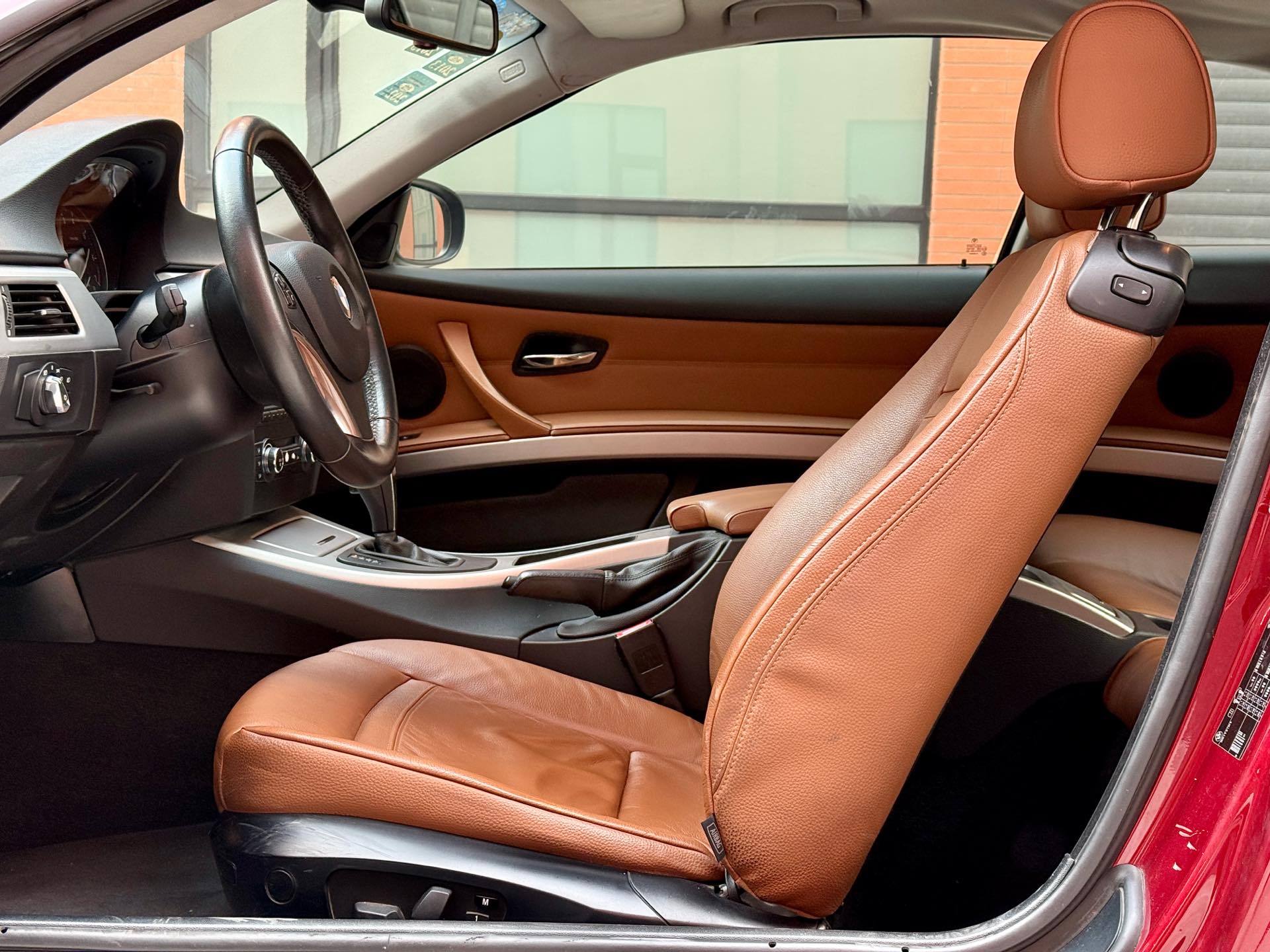 BMW 3 Series (Imported) 2011 изображение автомобиля #8