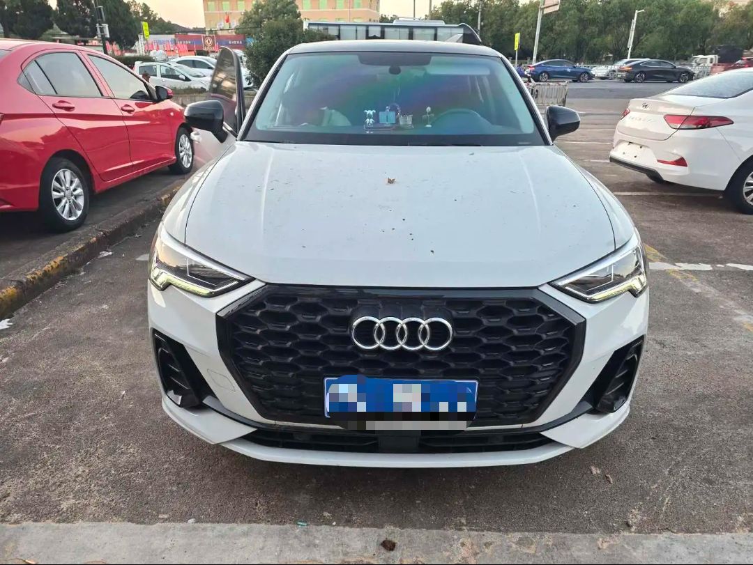 Audi Q3 Sportback 2022 #2 Audi Q3 Sportback 2022 صورة سيارة #2