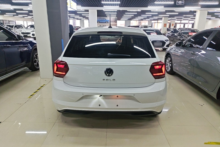 Volkswagen Polo 2022 car image #6