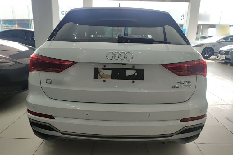 Audi Q3 2023 #4 Audi Q3 2023 car image #4