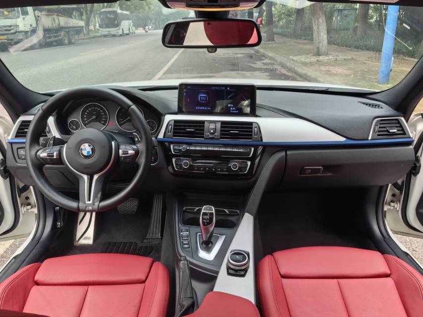 BMW 3 Series 2019 #6 BMW 3 Series 2019 car image #6