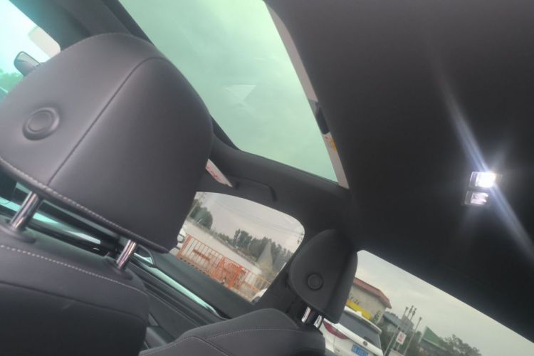 Volkswagen Golf 2024 immagine di auto #16