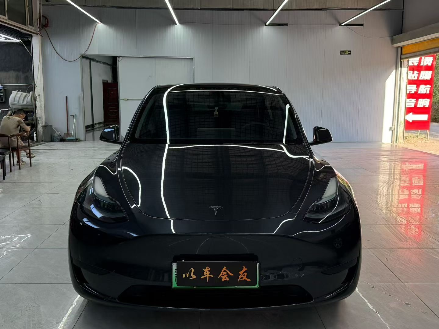 Tesla Model Y 2024 car image #2