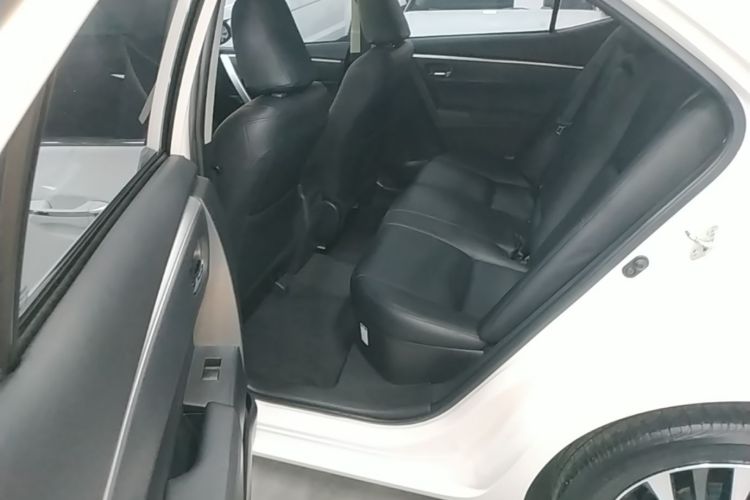 Toyota Corolla Hybird E+ 2022 immagine di auto #17