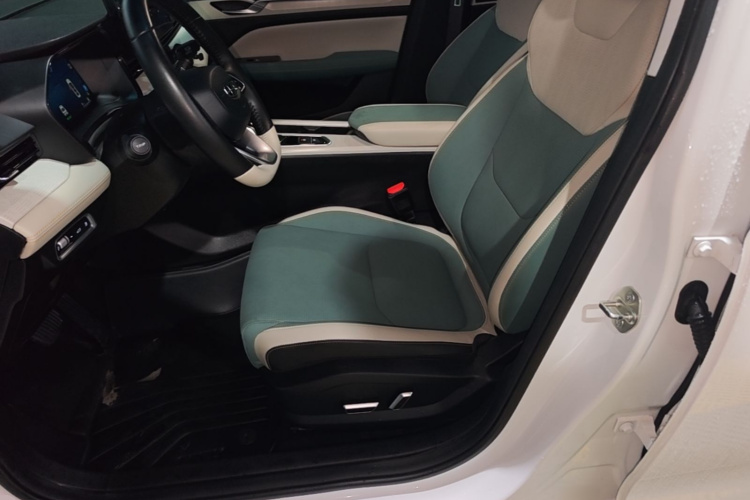 GEELY Emgrand L HiP 2022 car image #15