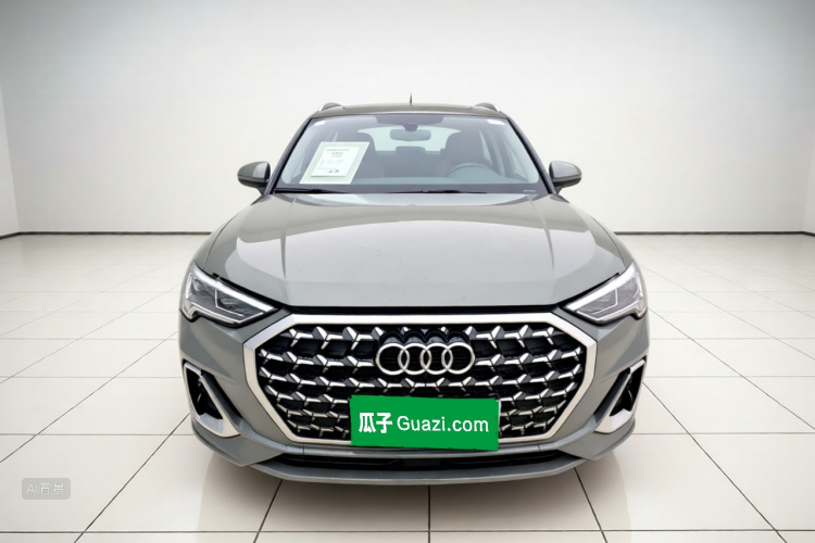 Audi Q3 2023 car image #3