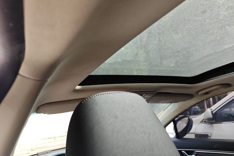 GEELY Emgrand GS 2017 car image #16