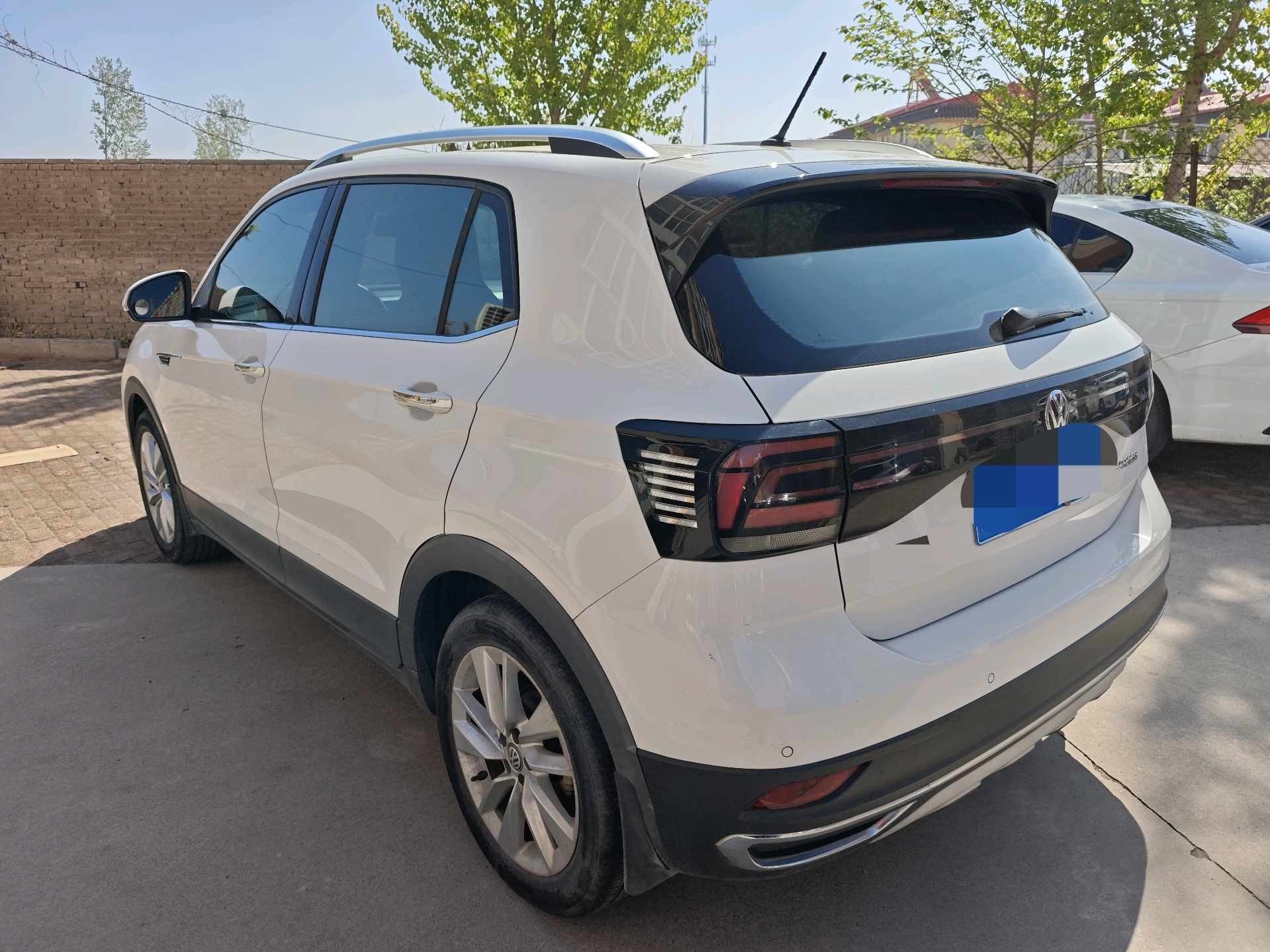 Volkswagen T-Cross 2020 car image #10
