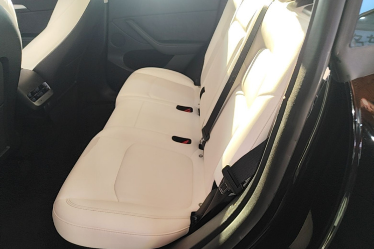 Tesla Model Y 2023 #17 Tesla Model Y 2023 car image #17