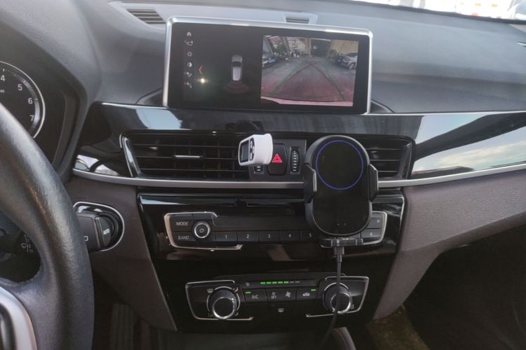 BMW X1 2020 car image #13