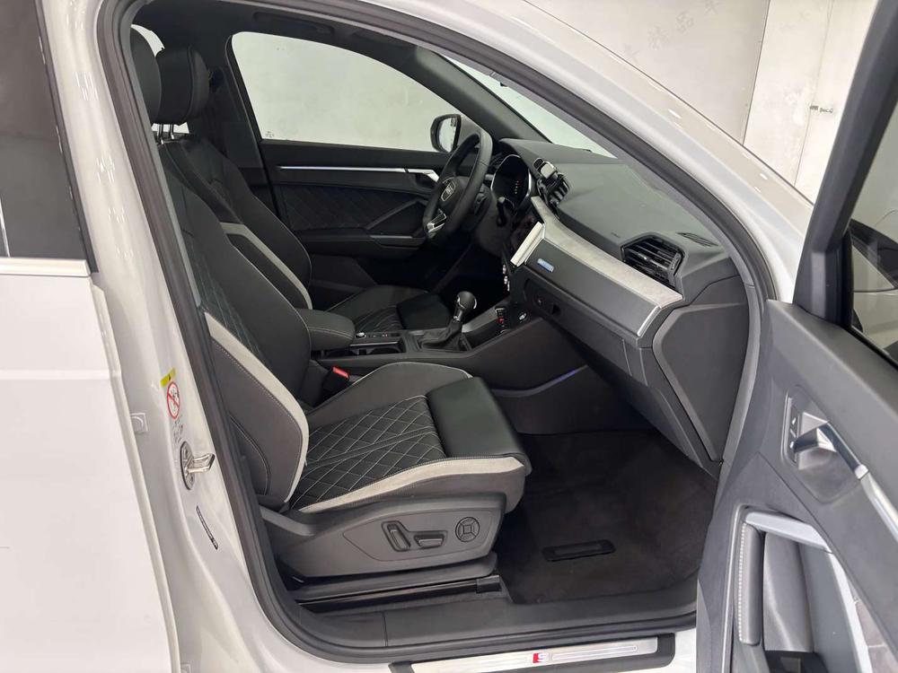 Audi Q3 2025 صورة سيارة #26