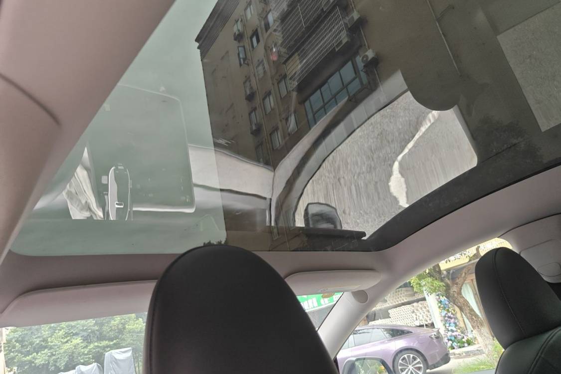 Tesla Model Y 2024 car image #20