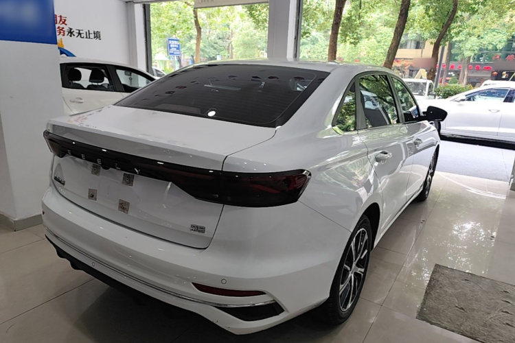 GEELY Emgrand 2023 #7 GEELY Emgrand 2023 car image #7