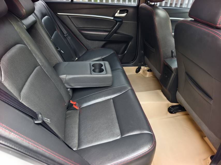 GEELY Emgrand 2015 car image #6