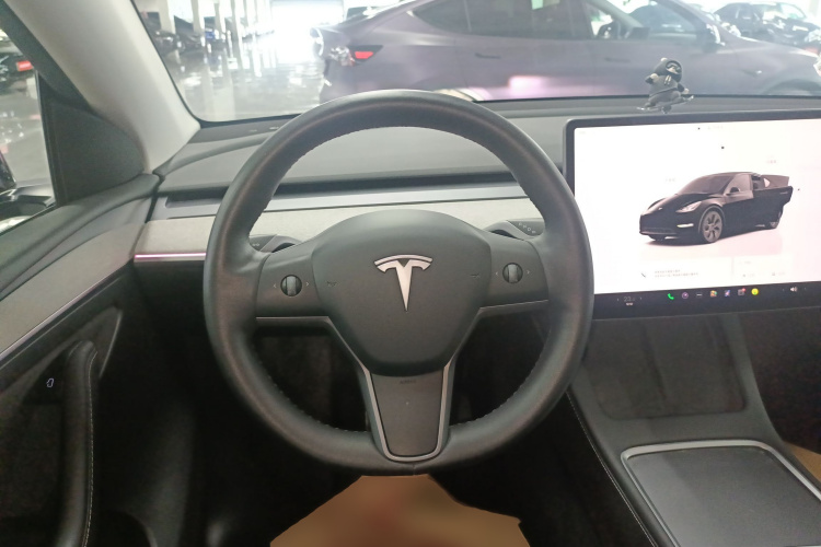 Tesla Model Y 2023 #11 Tesla Model Y 2023 car image #11