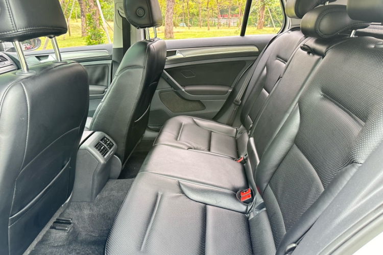 Volkswagen Golf 2016 car image #13