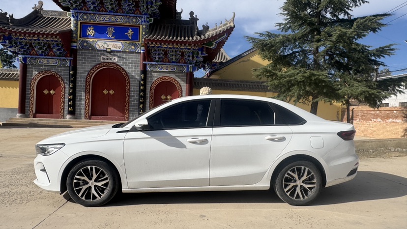 GEELY Emgrand 2022 #2 GEELY Emgrand 2022 car image #2
