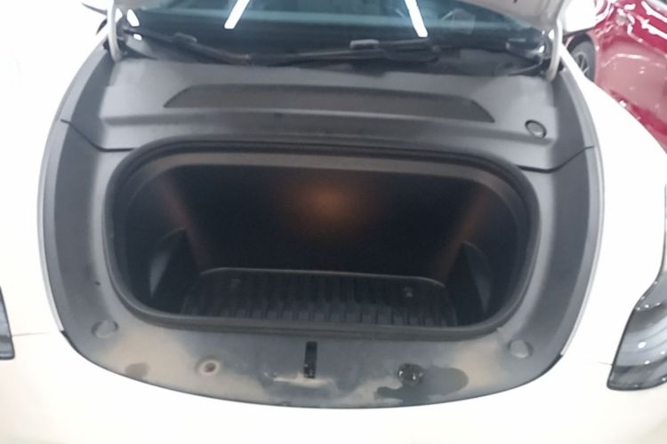 Tesla Model Y 2022 #20 Tesla Model Y 2022 car image #20
