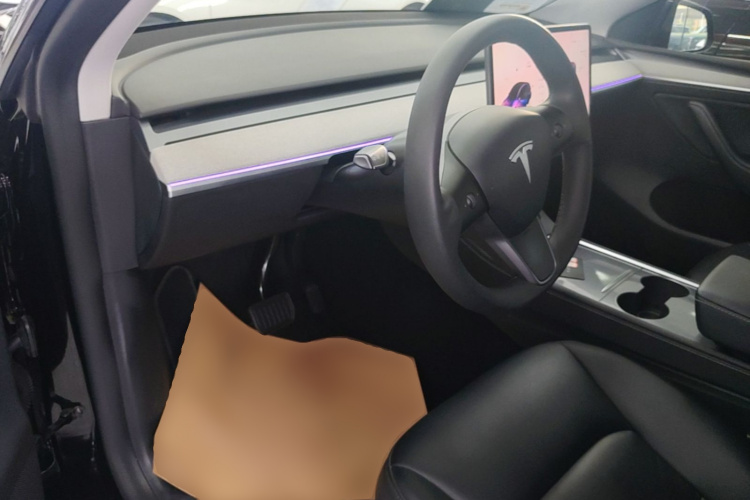 Tesla Model Y 2023 #16 Tesla Model Y 2023 car image #16