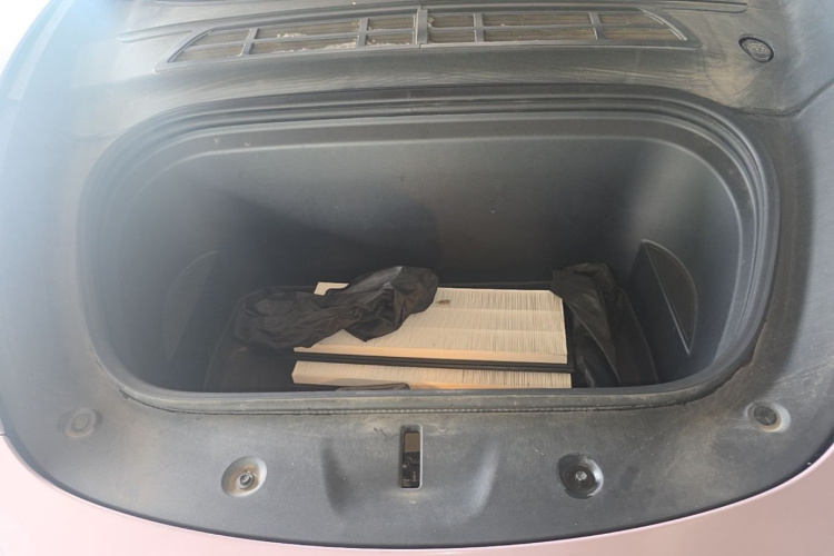 Tesla Model Y 2023 car image #22