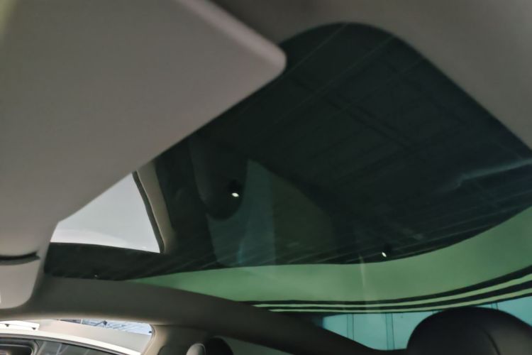 Tesla Model Y 2021 car image #18